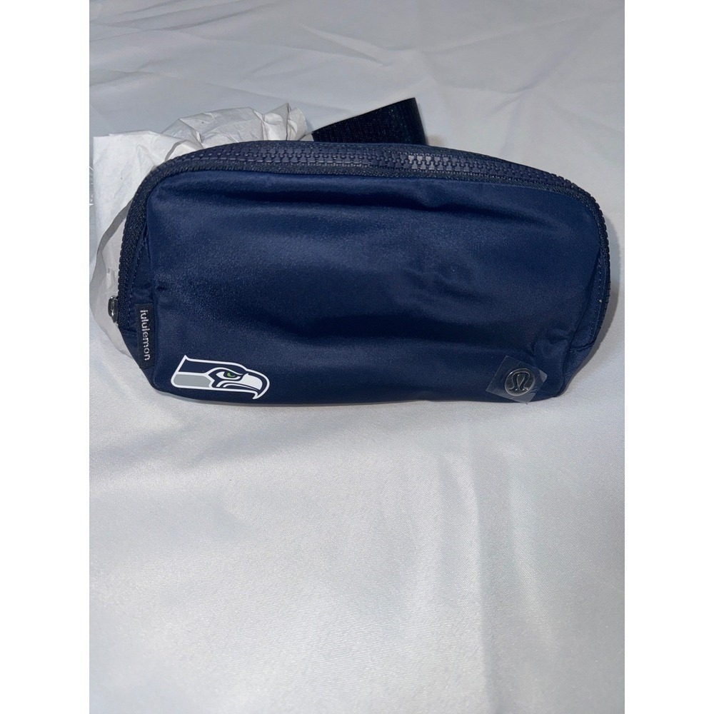 Lululemon Everywhere Belt Bag Seattle Seahawks True Navy O/S NFL Fan Gear‎